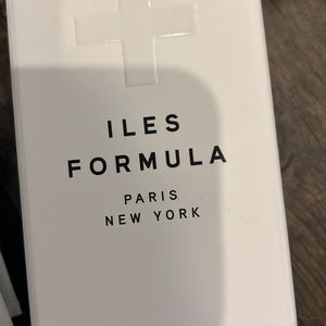 Iles Formula shampoo and conditioner samples